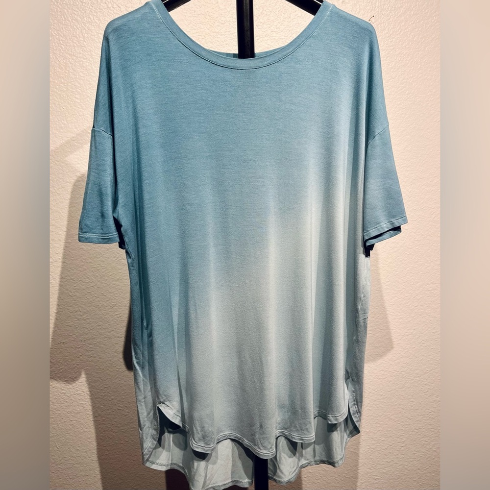 Time and Tru Blue Ombré Rayon-blend T-Shirt - Size M (Women’s)
